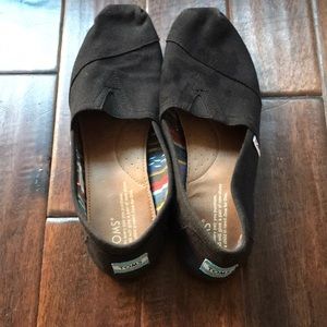 Black TOMS
